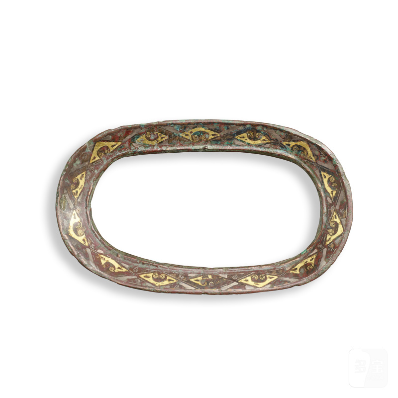 An archaic gold and silver-inlaid bronze 'geometric' cup stand, Western Han dynasty | 西漢 銅錯金銀幾何紋羽觴杯四足架 - 图3